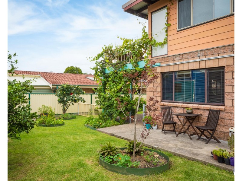 9 FISHERMANS CRESCENT, North Narooma NSW 2546