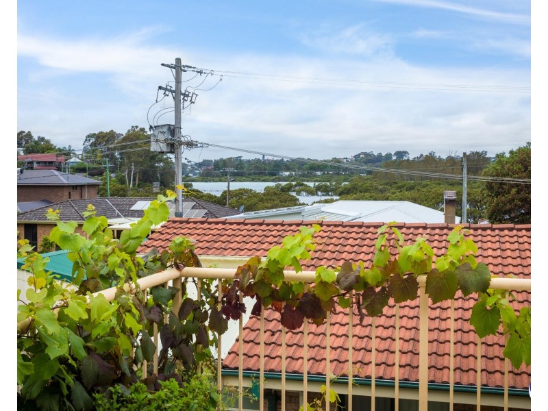 9 FISHERMANS CRESCENT, North Narooma NSW 2546
