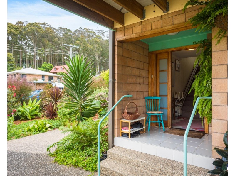 9 FISHERMANS CRESCENT, North Narooma NSW 2546