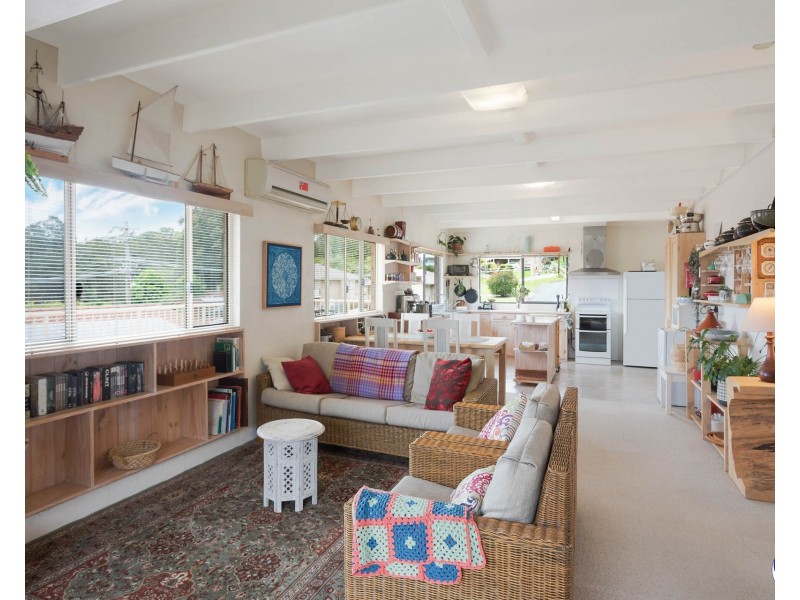 9 FISHERMANS CRESCENT, North Narooma NSW 2546