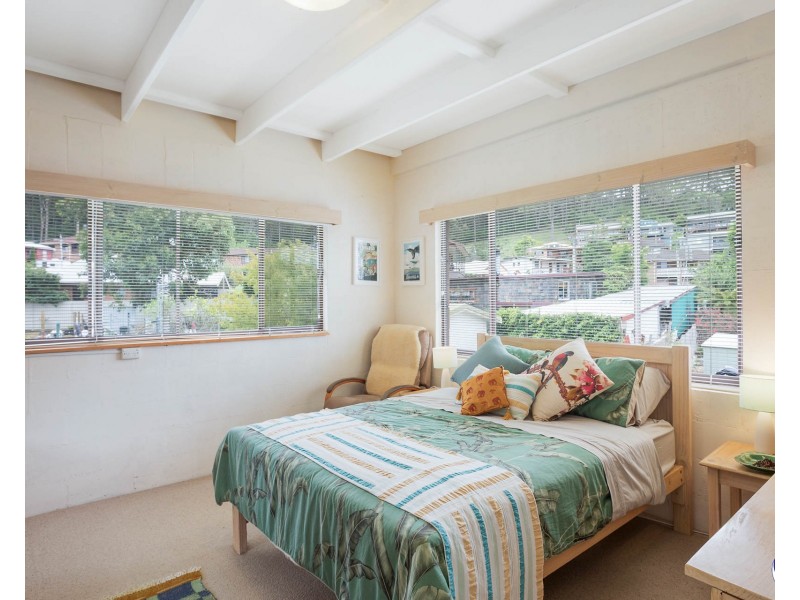 9 FISHERMANS CRESCENT, North Narooma NSW 2546