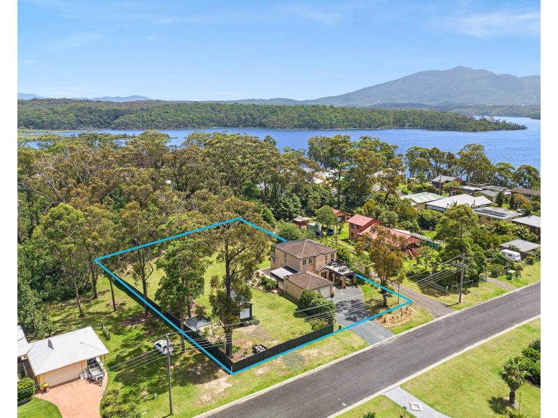 35 Endeavour Drive, Wallaga Lake NSW 2546