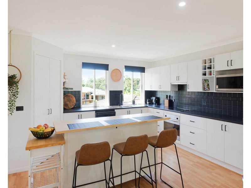 35 Endeavour Drive, Wallaga Lake NSW 2546