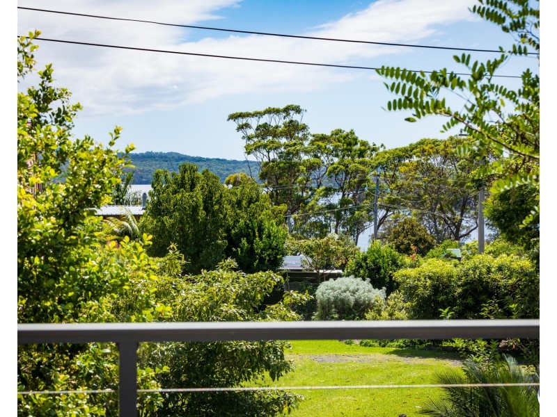 35 Endeavour Drive, Wallaga Lake NSW 2546