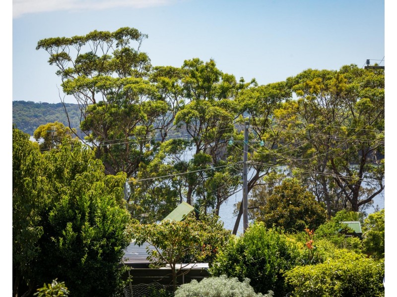 35 Endeavour Drive, Wallaga Lake NSW 2546