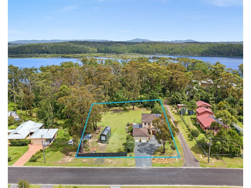 35 Endeavour Drive, Wallaga Lake NSW 2546