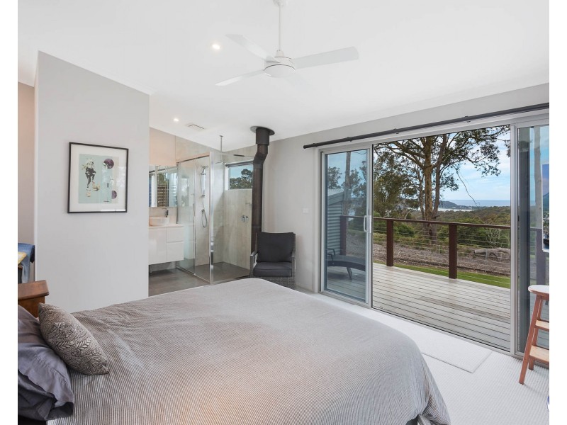 84 Rainforest Parkway, Narooma NSW 2546