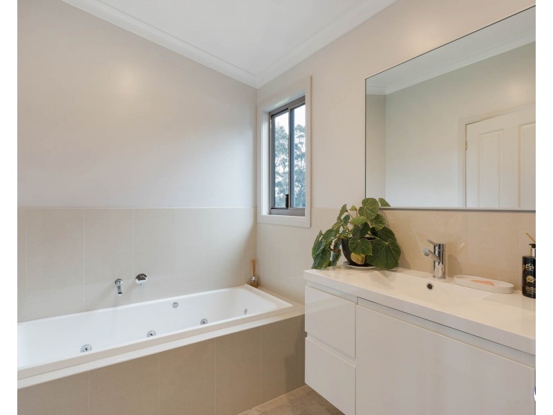 84 Rainforest Parkway, Narooma NSW 2546