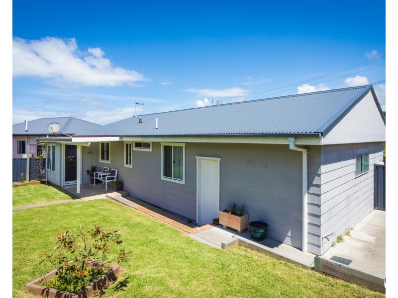 4 Amhurst Street, Dalmeny NSW 2546