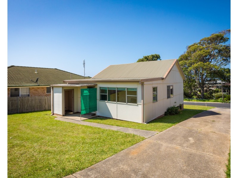 17 ERNEST STREET, Dalmeny NSW 2546