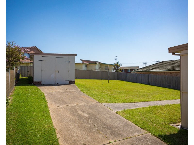 17 ERNEST STREET, Dalmeny NSW 2546