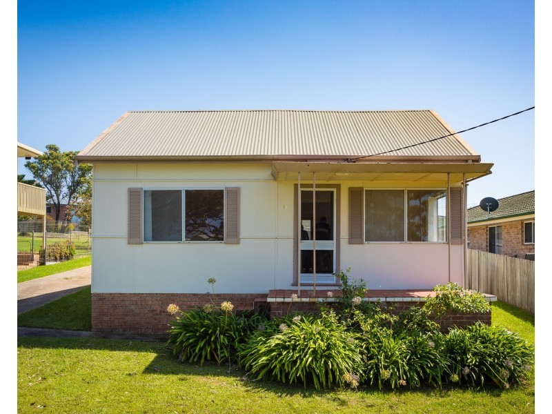17 ERNEST STREET, Dalmeny NSW 2546