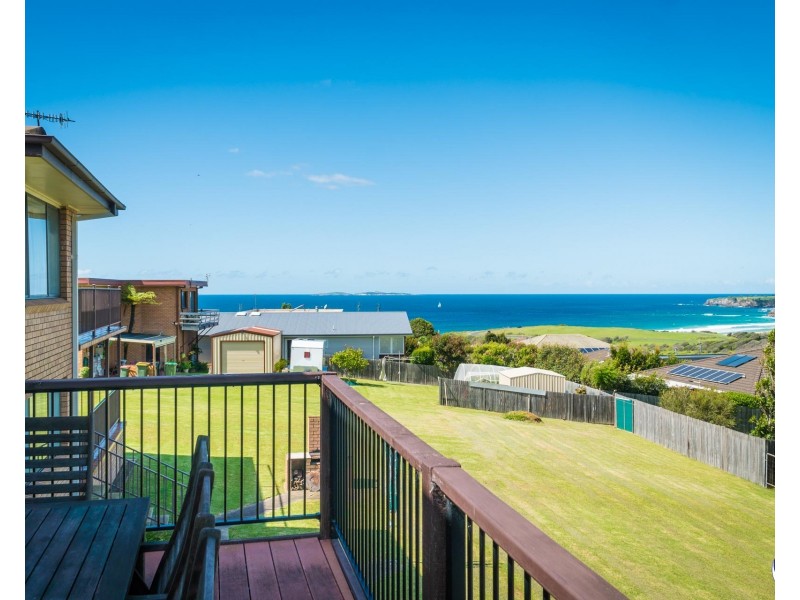 5 VIEWHILL ROAD, Kianga NSW 2546