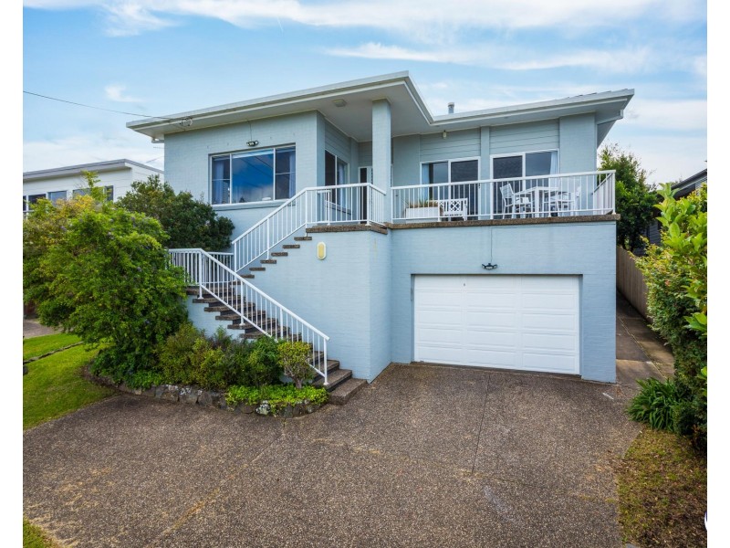 8 Sunnyside Crescent, Kianga NSW 2546