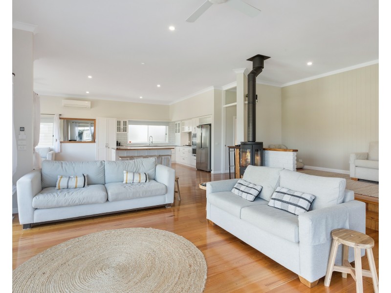 8 Sunnyside Crescent, Kianga NSW 2546