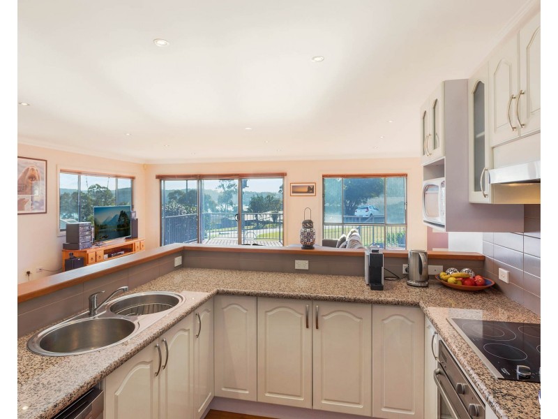 10 Gem Crescent, Narooma NSW 2546