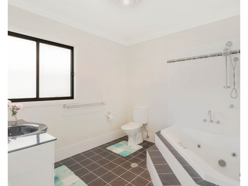 10 Gem Crescent, Narooma NSW 2546