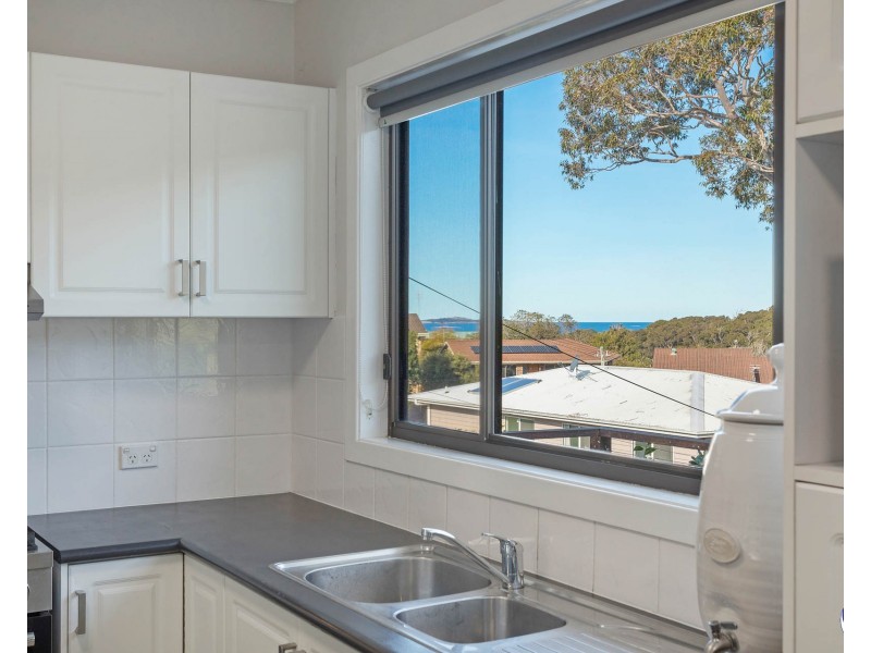16 Collins Crescent, Narooma NSW 2546