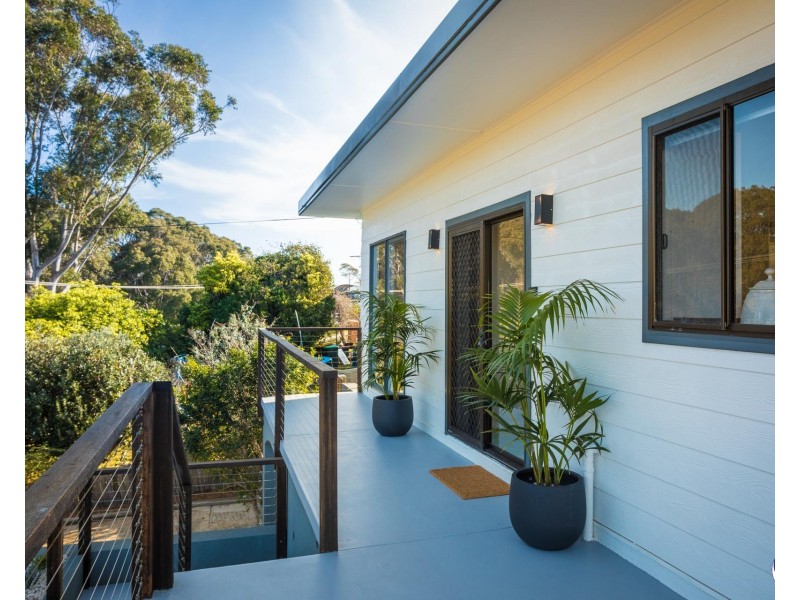 16 Collins Crescent, Narooma NSW 2546
