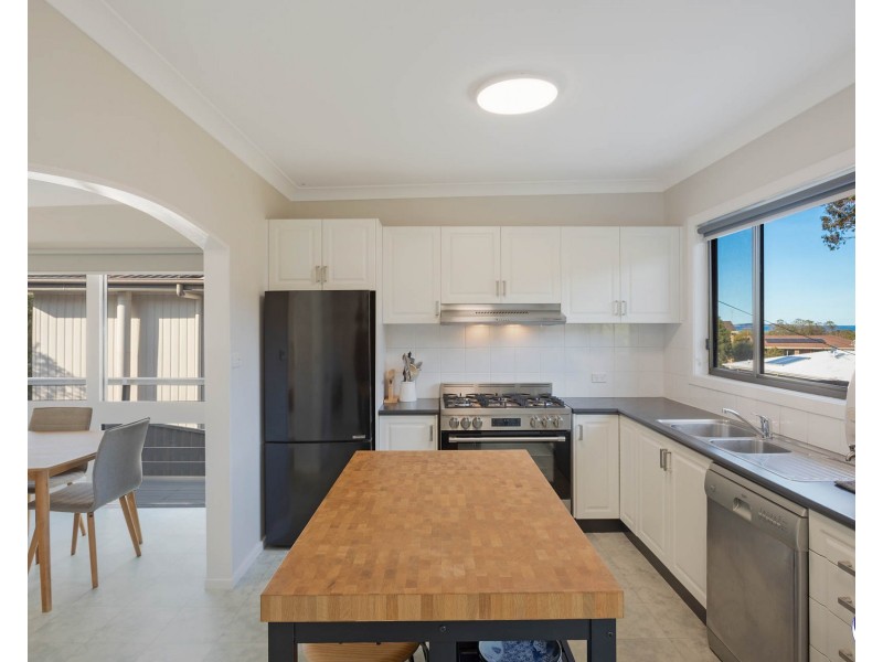 16 Collins Crescent, Narooma NSW 2546