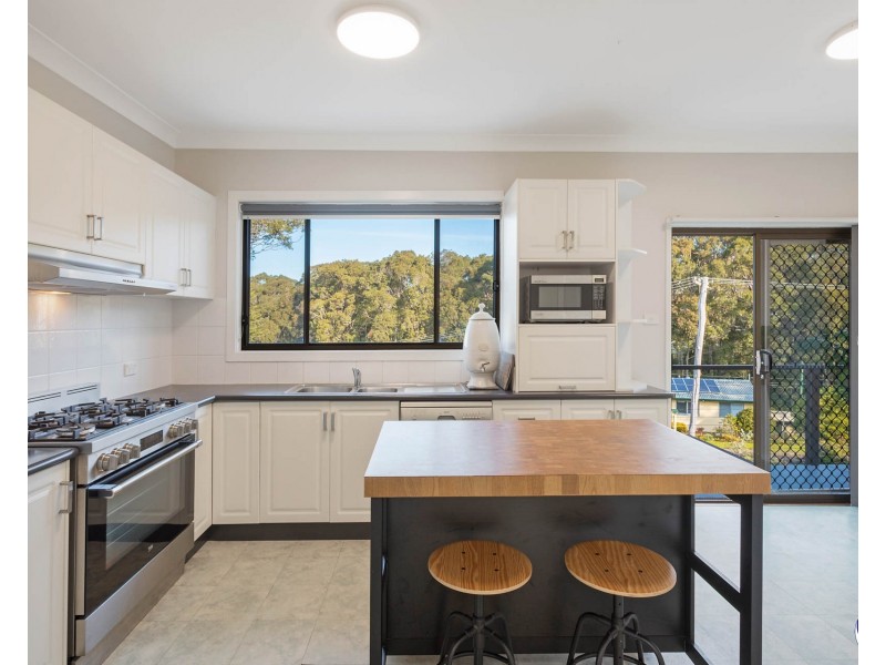 16 Collins Crescent, Narooma NSW 2546