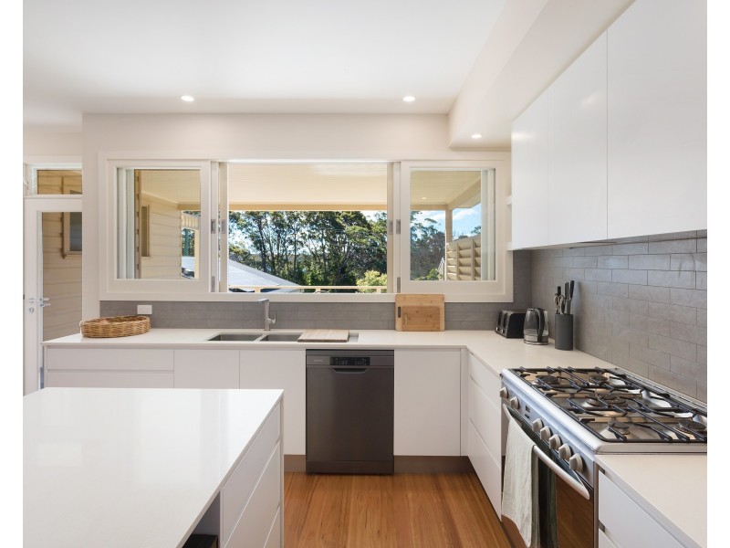 4 TATIARA STREET, Dalmeny NSW 2546