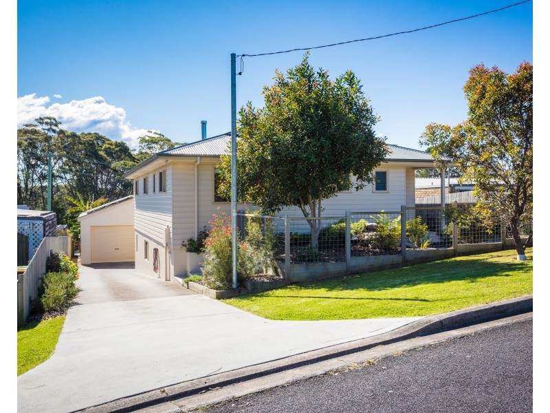 4 TATIARA STREET, Dalmeny NSW 2546