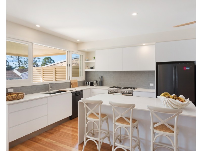 4 TATIARA STREET, Dalmeny NSW 2546