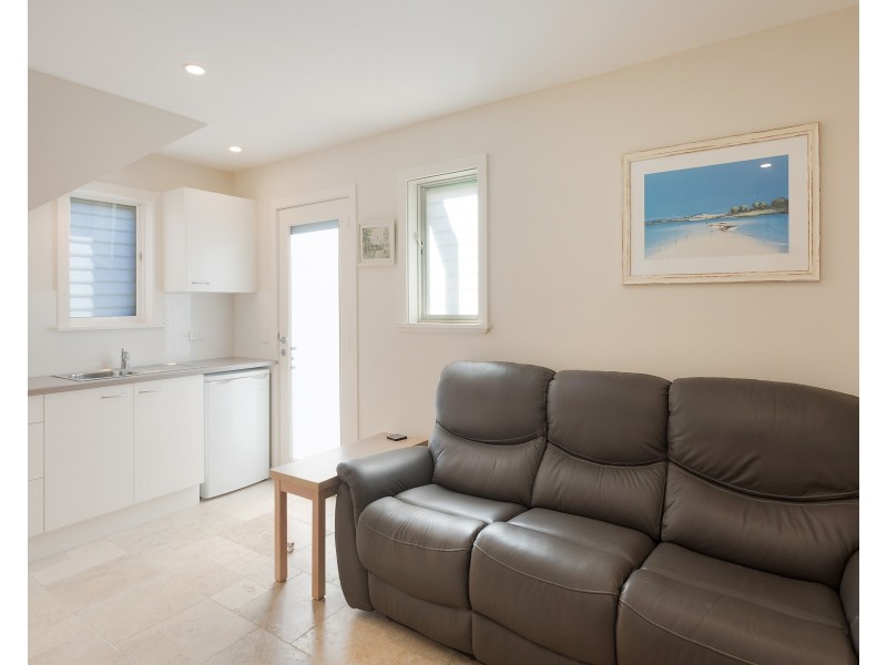 4 TATIARA STREET, Dalmeny NSW 2546