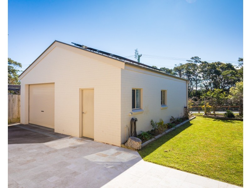 4 TATIARA STREET, Dalmeny NSW 2546