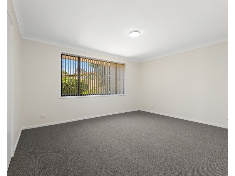10 TAROURGA PLACE, Dalmeny NSW 2546