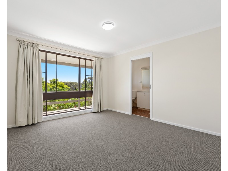 10 TAROURGA PLACE, Dalmeny NSW 2546