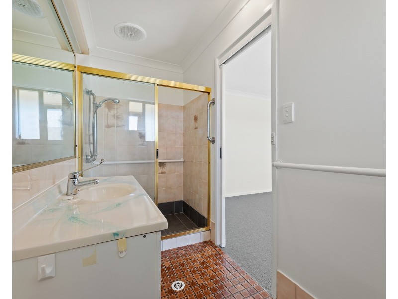 10 TAROURGA PLACE, Dalmeny NSW 2546