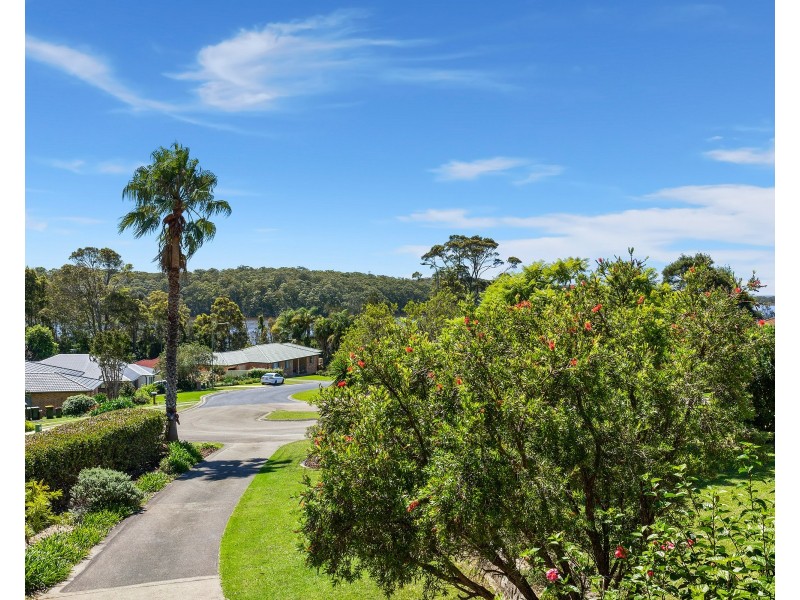 10 TAROURGA PLACE, Dalmeny NSW 2546