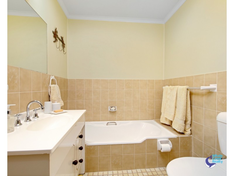 4/3 ANGLE PLACE, Narooma NSW 2546