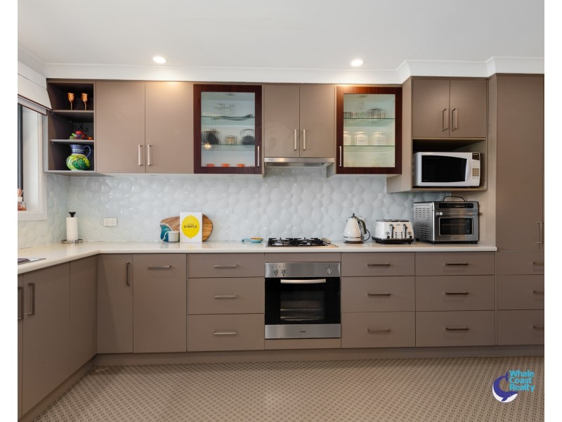 4 Farncombe Ave, Narooma NSW 2546