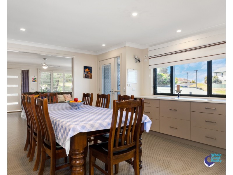 4 Farncombe Ave, Narooma NSW 2546