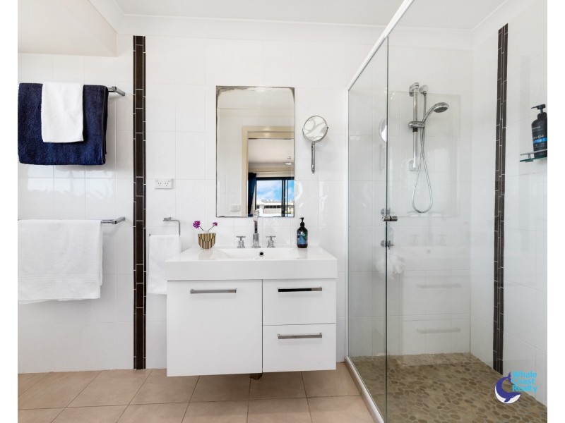 4 Farncombe Ave, Narooma NSW 2546