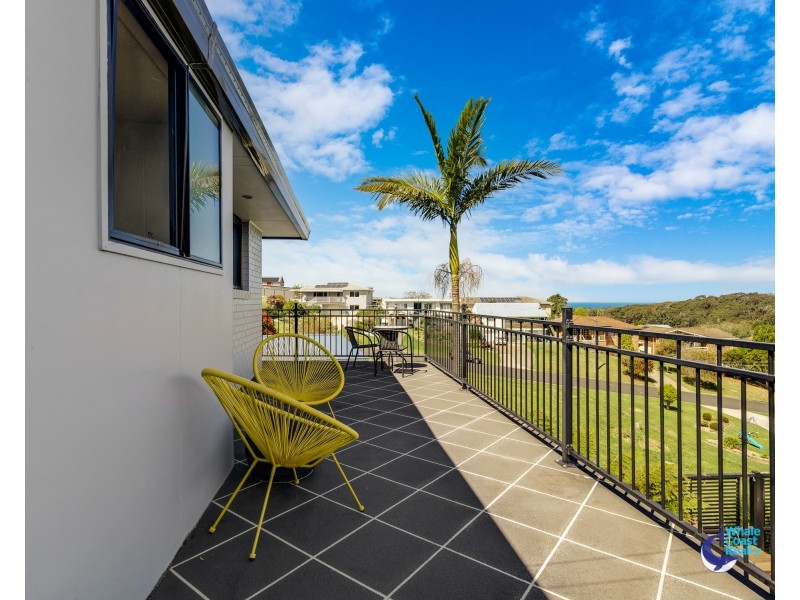 4 Farncombe Ave, Narooma NSW 2546