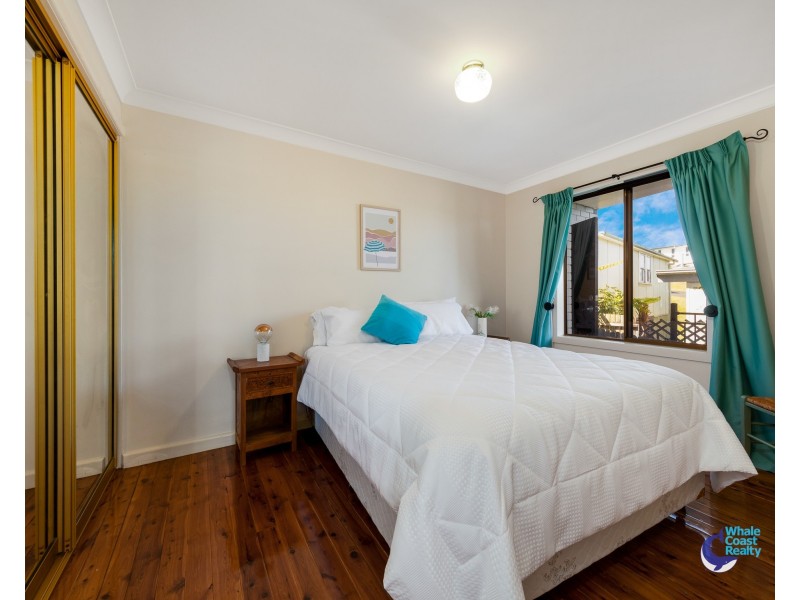 4 Farncombe Ave, Narooma NSW 2546
