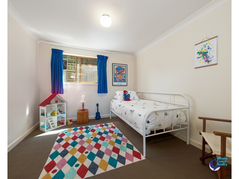 4 Farncombe Ave, Narooma NSW 2546