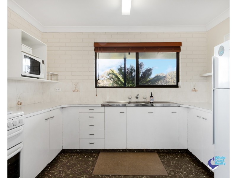 4 Farncombe Ave, Narooma NSW 2546