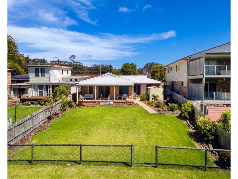 19 Myuna Street, Dalmeny NSW 2546