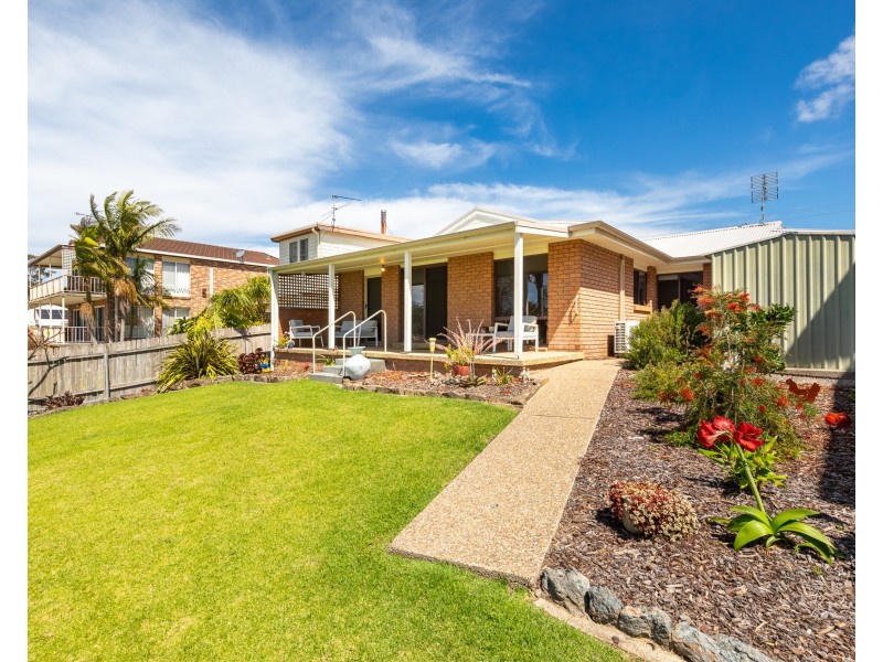 19 Myuna Street, Dalmeny NSW 2546