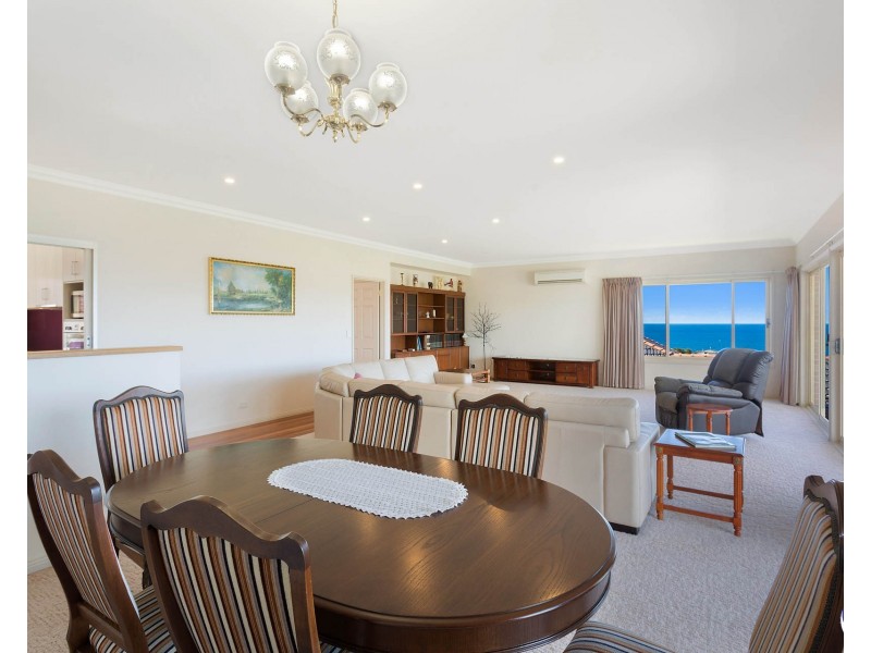 19 Dawn Parade, Kianga NSW 2546