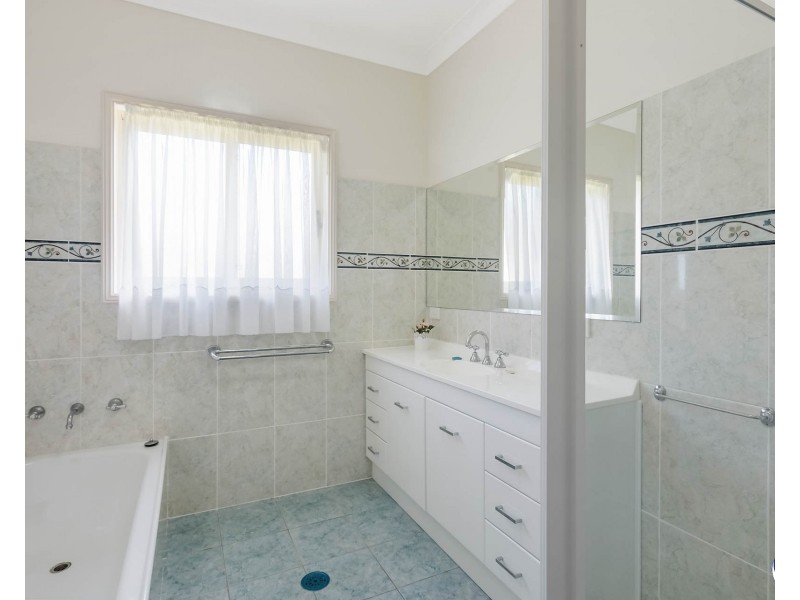 19 Dawn Parade, Kianga NSW 2546