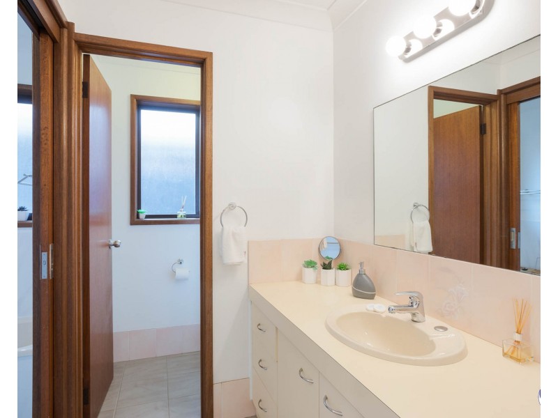 70 Fishermans Crescent, North Narooma NSW 2546
