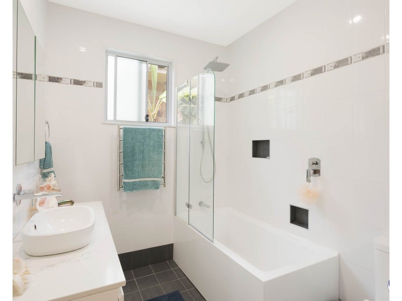 32 Sunset Boulevard, Kianga NSW 2546