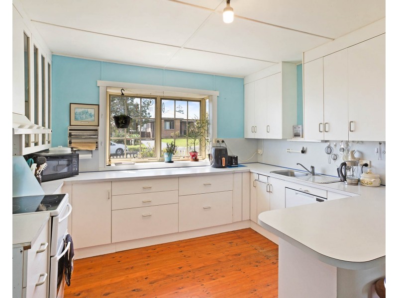 5 Sunset Boulevard, Kianga NSW 2546