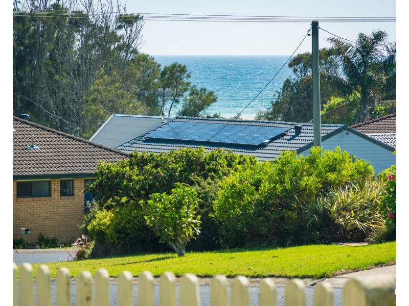 5 Sunset Boulevard, Kianga NSW 2546